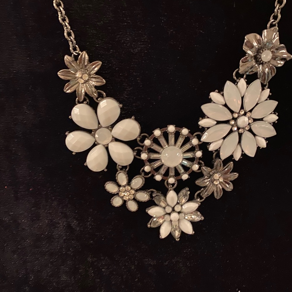 Gorgeous necklace - Picture 3 of 3